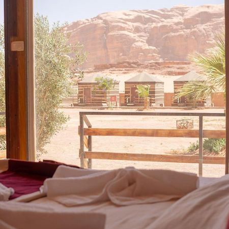 Al Sultana Luxury Camp Villa Wadi Rum Eksteriør bilde