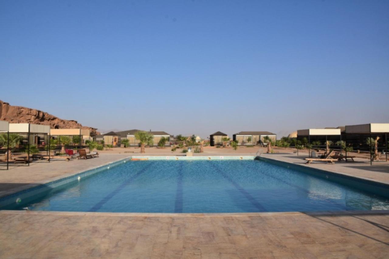 Al Sultana Luxury Camp Villa Wadi Rum Eksteriør bilde