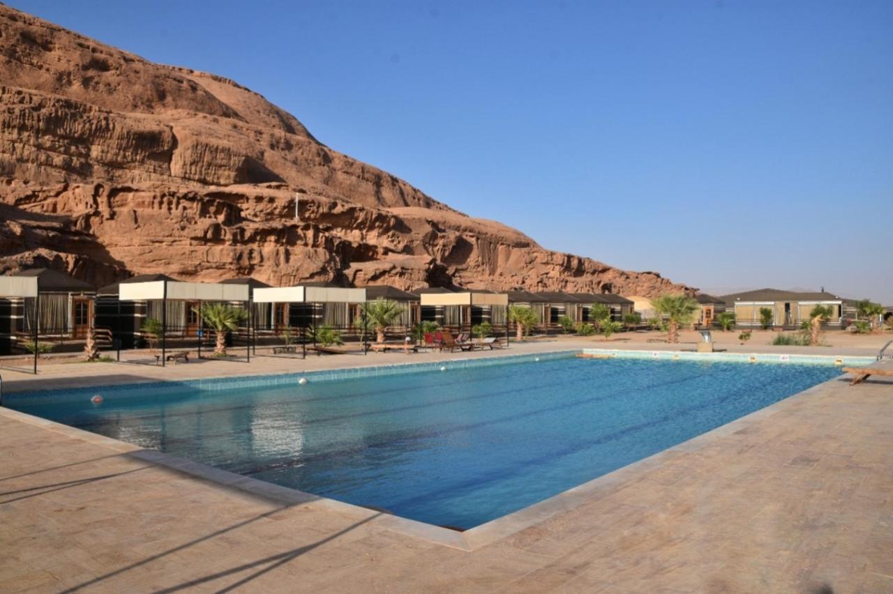 Al Sultana Luxury Camp Villa Wadi Rum Eksteriør bilde