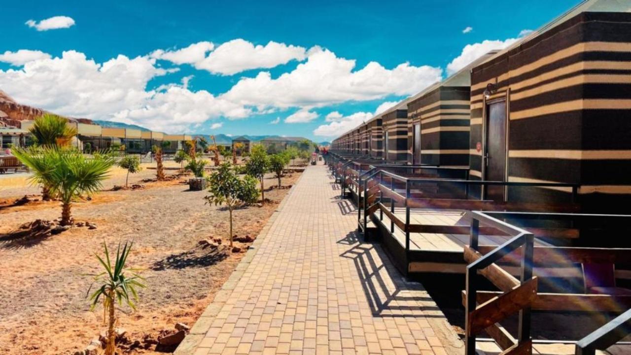 Al Sultana Luxury Camp Villa Wadi Rum Eksteriør bilde