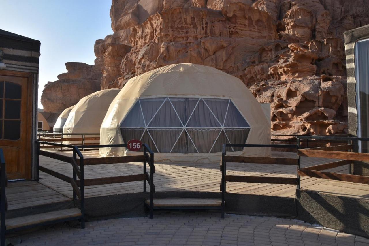 Al Sultana Luxury Camp Villa Wadi Rum Eksteriør bilde