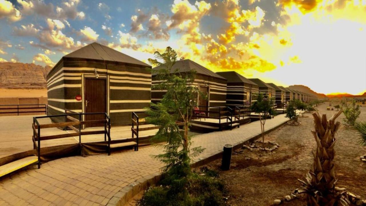 Al Sultana Luxury Camp Villa Wadi Rum Eksteriør bilde