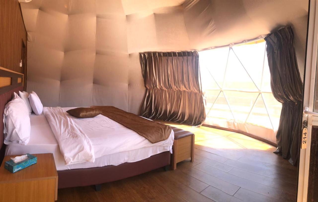 Al Sultana Luxury Camp Villa Wadi Rum Eksteriør bilde