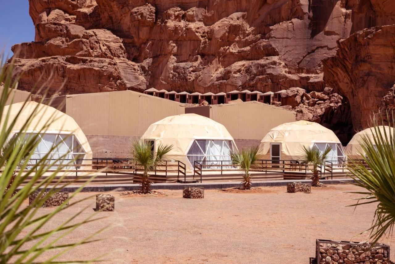 Al Sultana Luxury Camp Villa Wadi Rum Eksteriør bilde