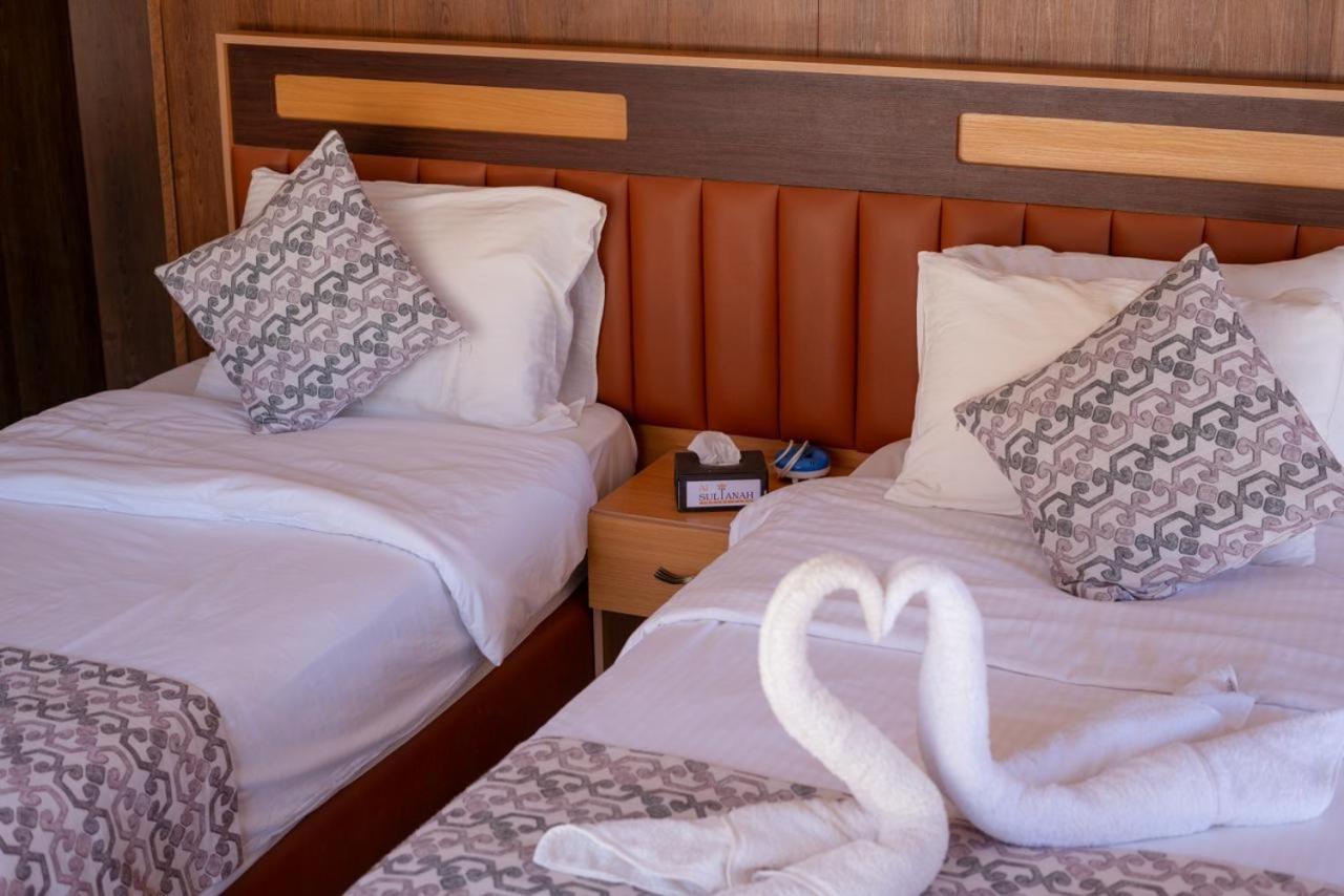 Al Sultana Luxury Camp Villa Wadi Rum Eksteriør bilde