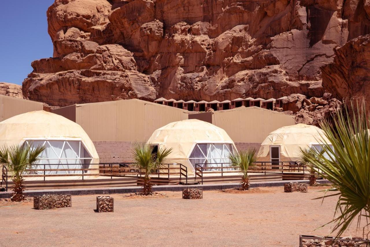 Al Sultana Luxury Camp Villa Wadi Rum Eksteriør bilde