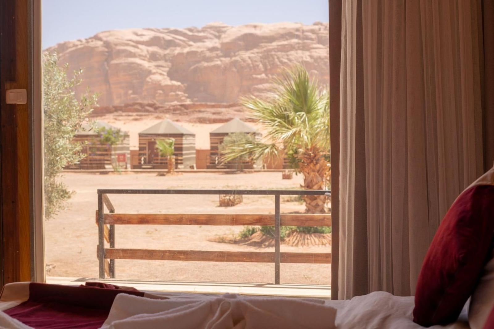 Al Sultana Luxury Camp Villa Wadi Rum Eksteriør bilde